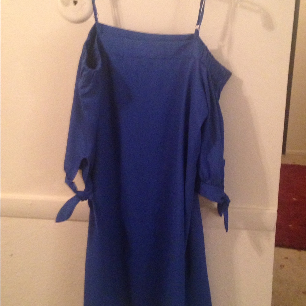 Deep blue open should dress