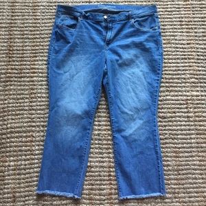 Old Navy 20 Reg Flare Mid-Rise Frayed Hem Jeans