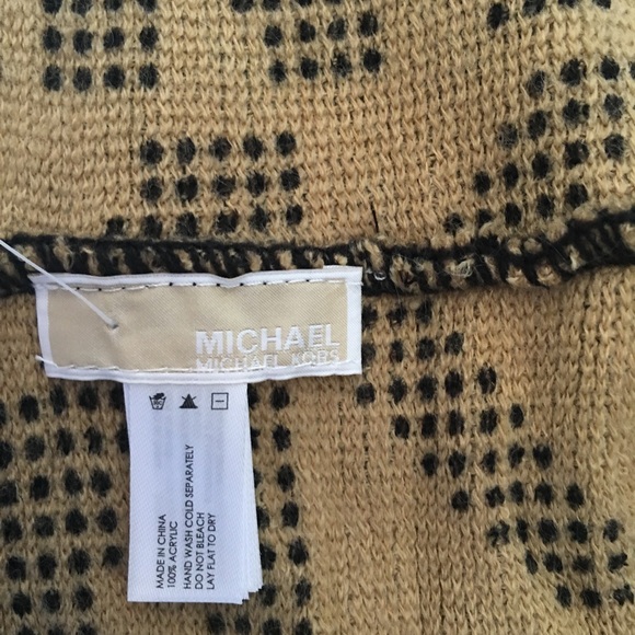 Michel Kors Infinity Scarf - Picture 3 of 4