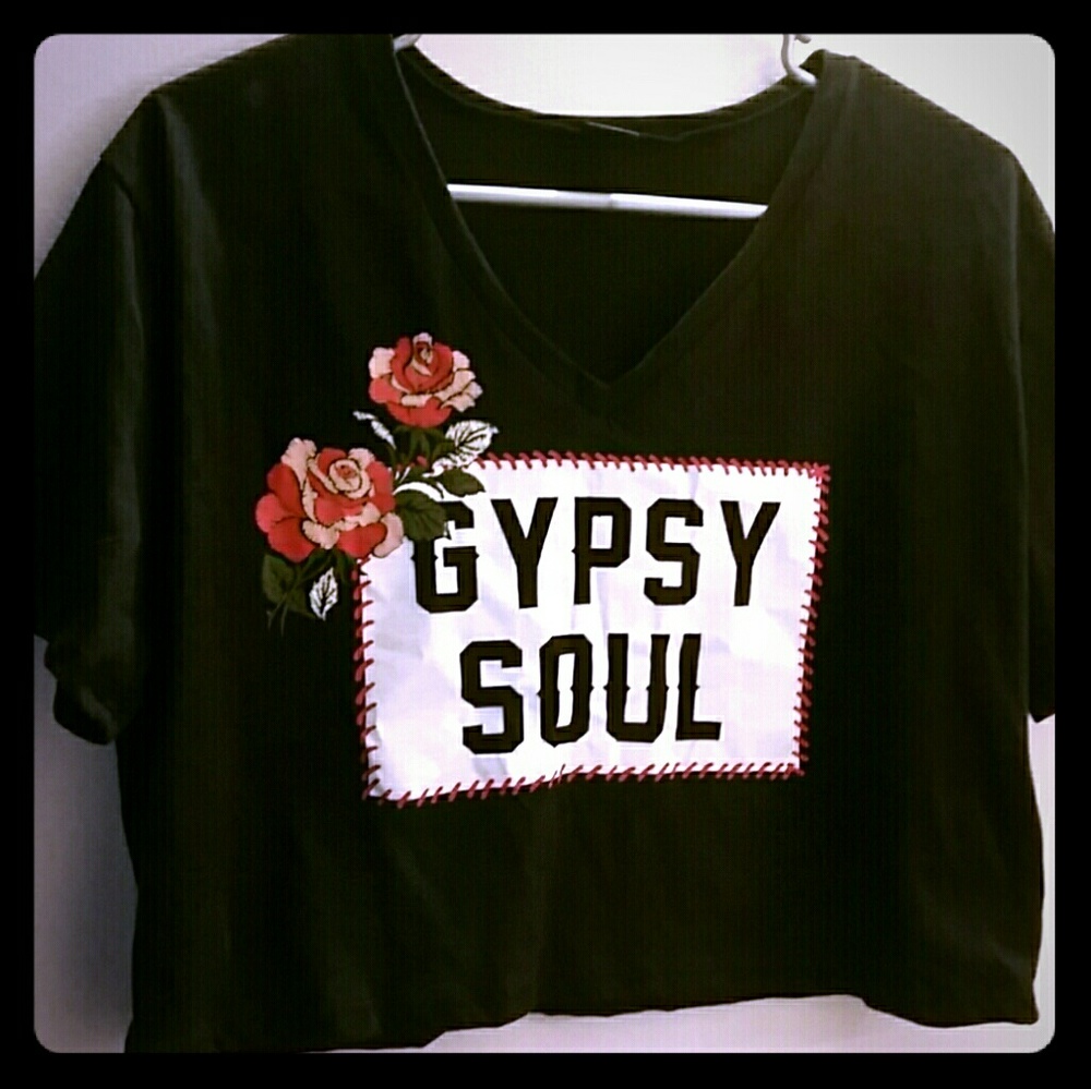 V-neck cropped shirt