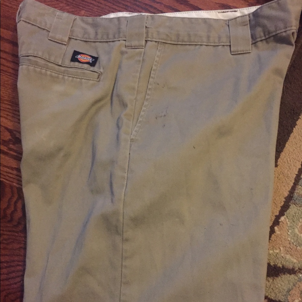 khaki pants