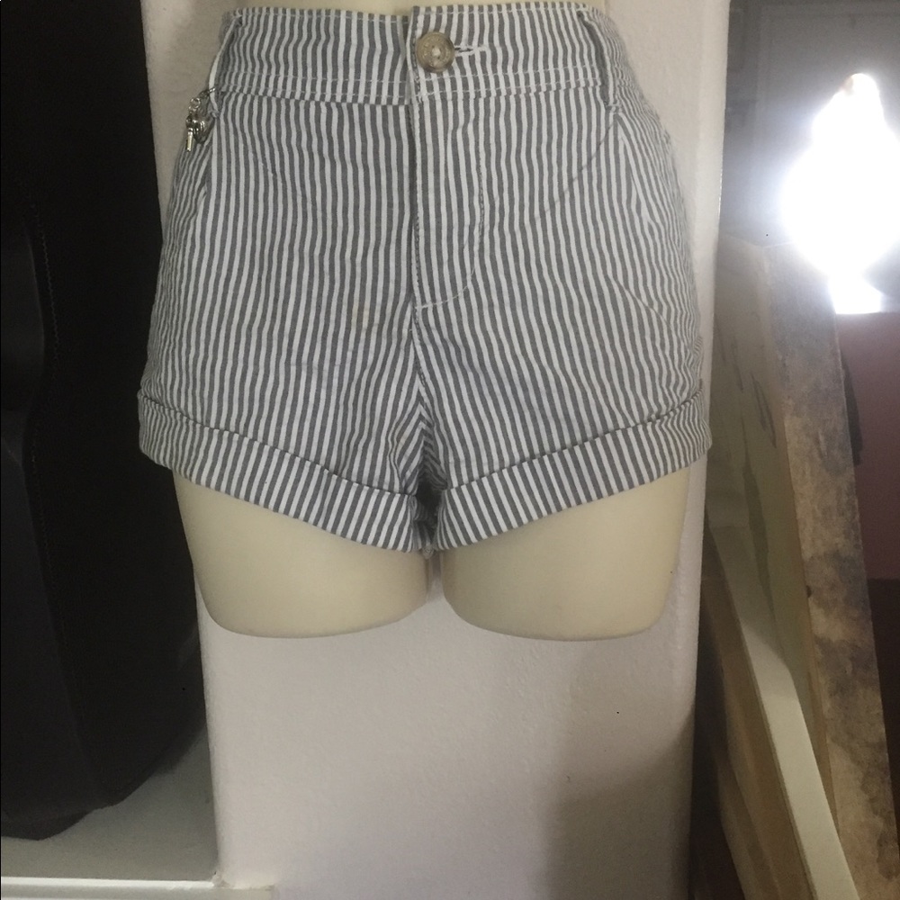 🎀😍 Super Cute Hollister Shorts 😍🎀