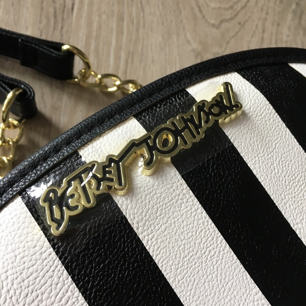 🚫SOLD🚫 Betsey Johnson Striped Rose Purse - Picture 4 of 6