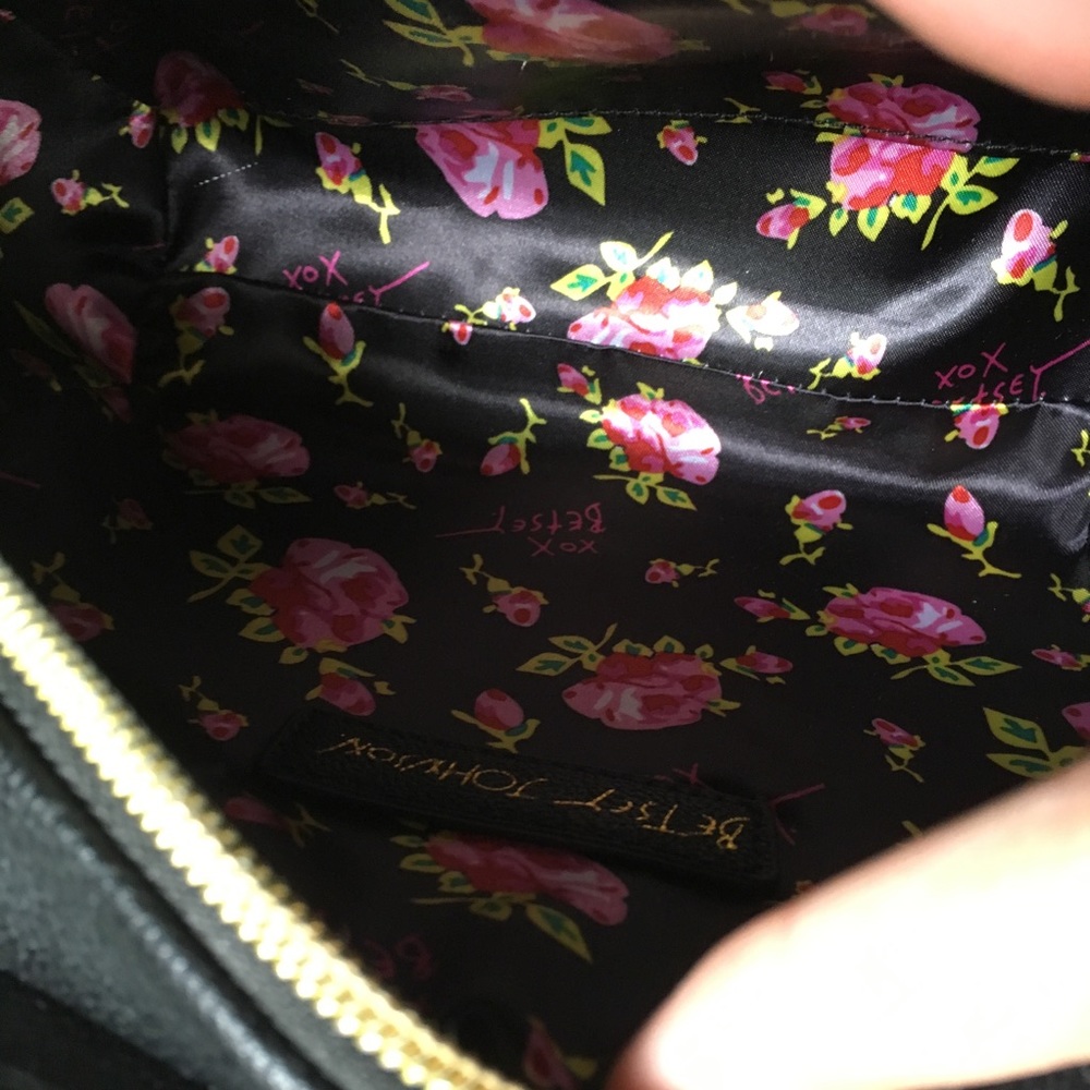 🚫SOLD🚫 Betsey Johnson Striped Rose Purse - Picture 6 of 6