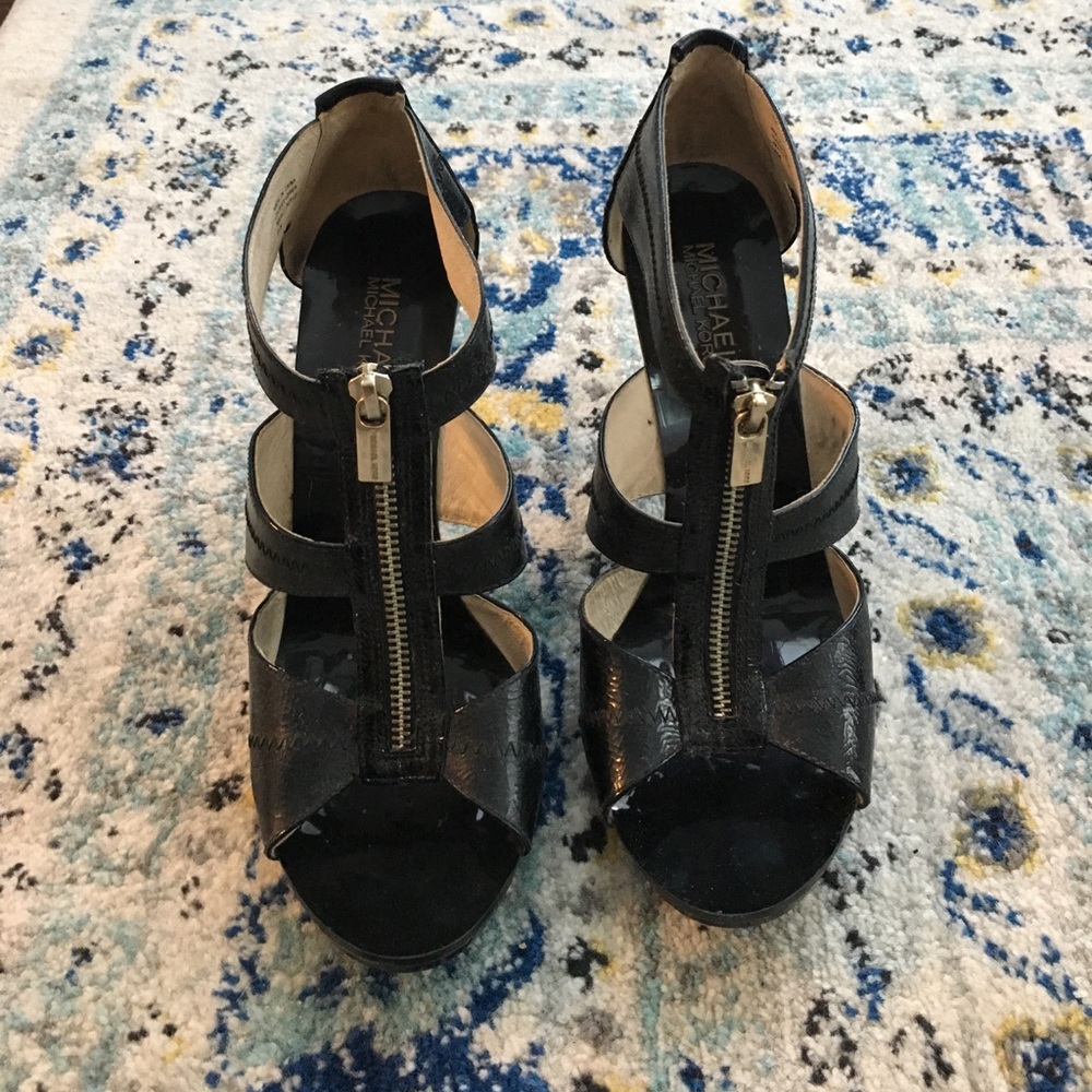 Zipper detailed Michael Korda Stilettos