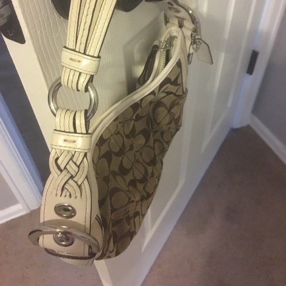 Small Coach handbag - Picture 2 of 3