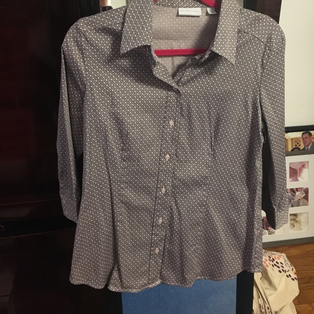 NY&CO Pink and black printed stretch button down