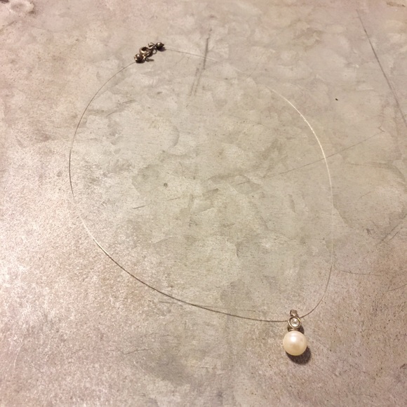 Floating pearl necklace - Picture 1 of 2
