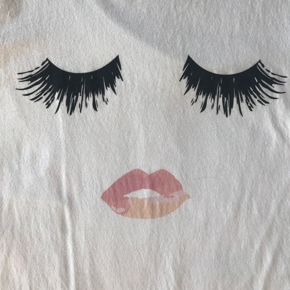 Lips and Lashes Tee