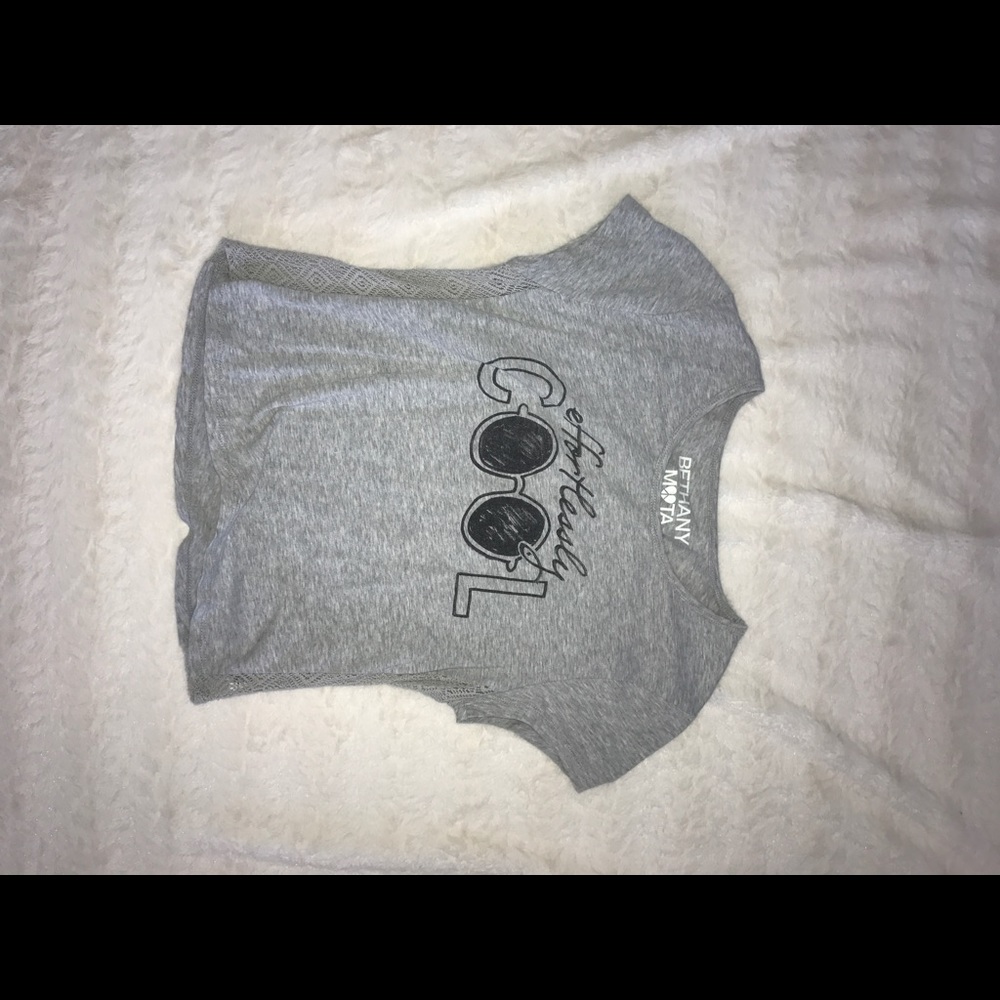 Grey t shirt