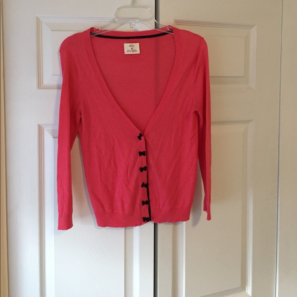 Pink sweater with bow clasps - Picture 1 of 3