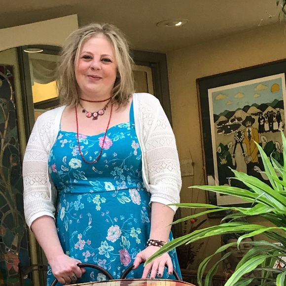 Meet your Posher, Eve - Picture 2 of 4