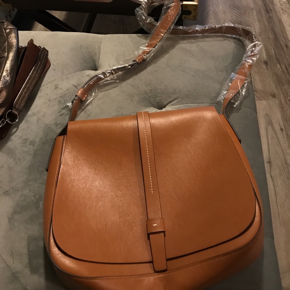 Gap crossbody