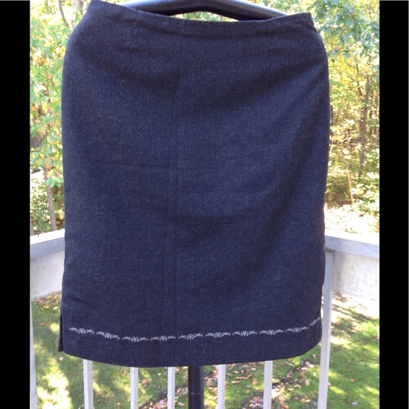 Old Navy Dresses & Skirts - Wool pencil Skirt, Old Navy size 8