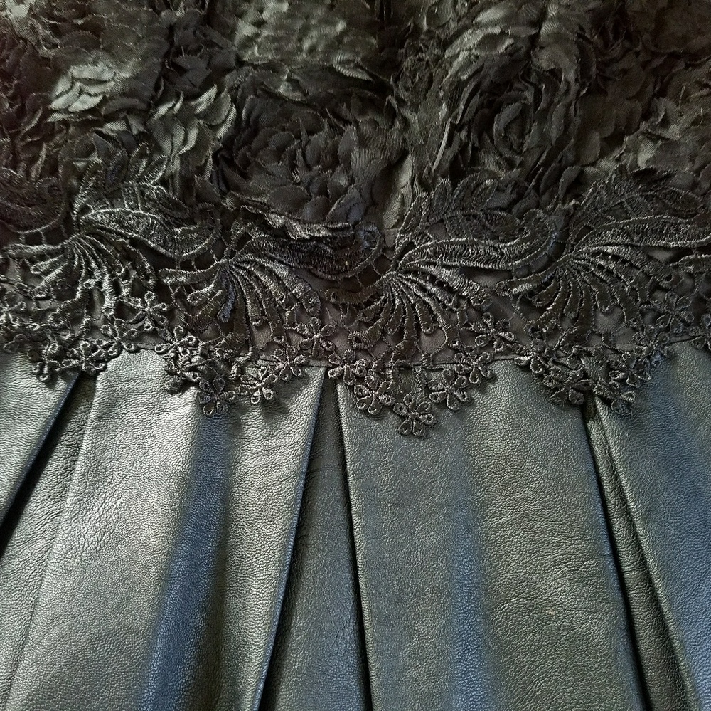 Black Rocker Elegance - Picture 3 of 5