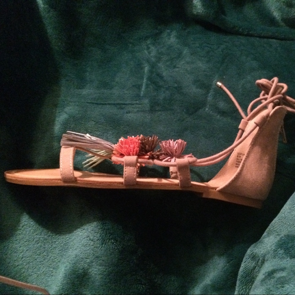 Sandals - Picture 2 of 8