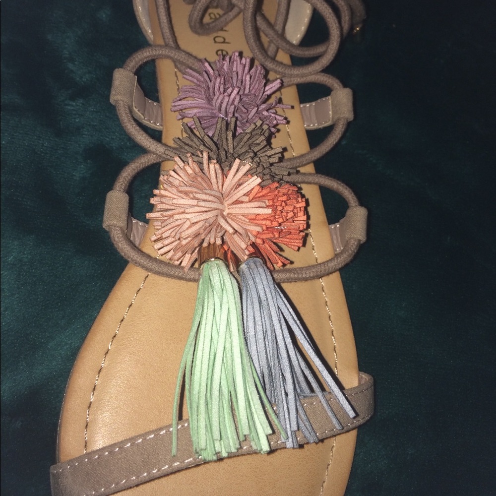 Sandals - Picture 6 of 8