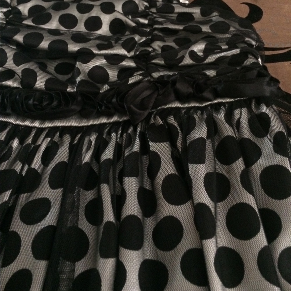 Formal Dress - Picture 2 of 4