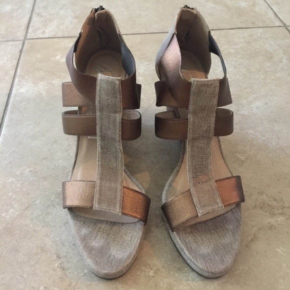 Donald J. Pliner wedge - Picture 2 of 8