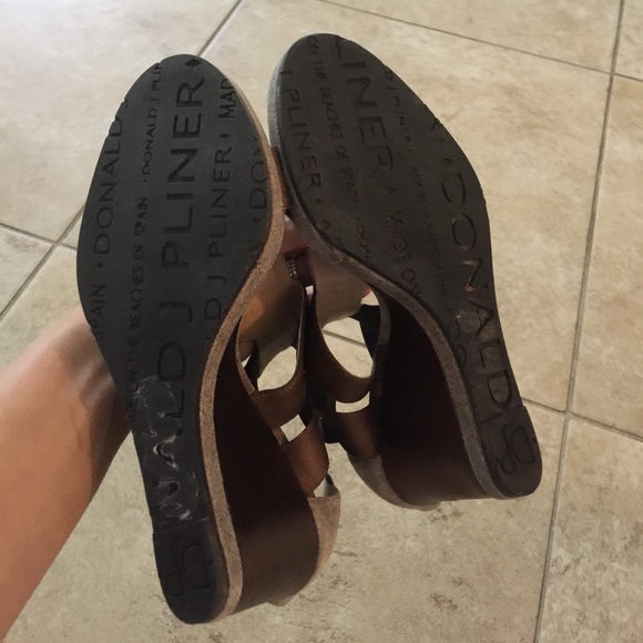 Donald J. Pliner wedge - Picture 6 of 8