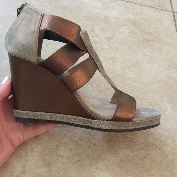Donald J. Pliner wedge - Picture 7 of 8