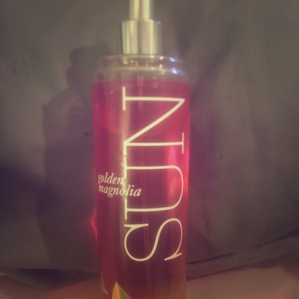 Golden Magnolia Sun Body Spray