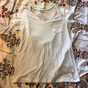 White V neck Columbia tee