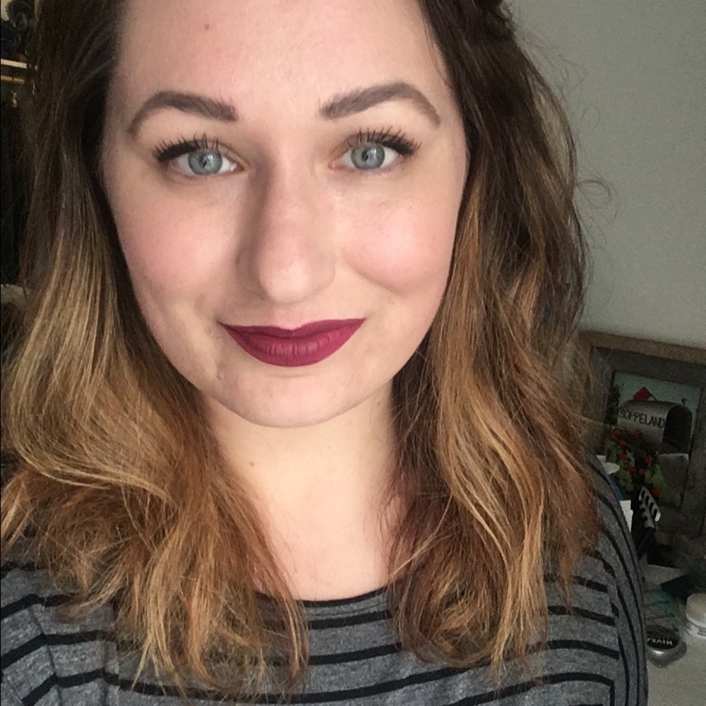 Meet your Posher, Amy - Picture 2 of 3