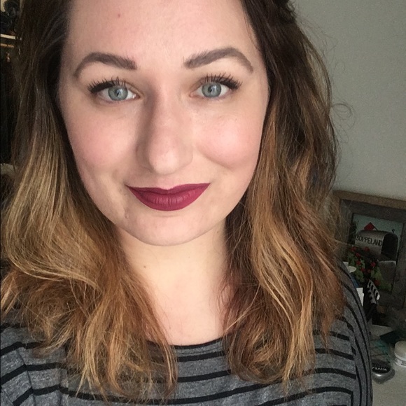 Meet your Posher, Amy - Picture 2 of 3