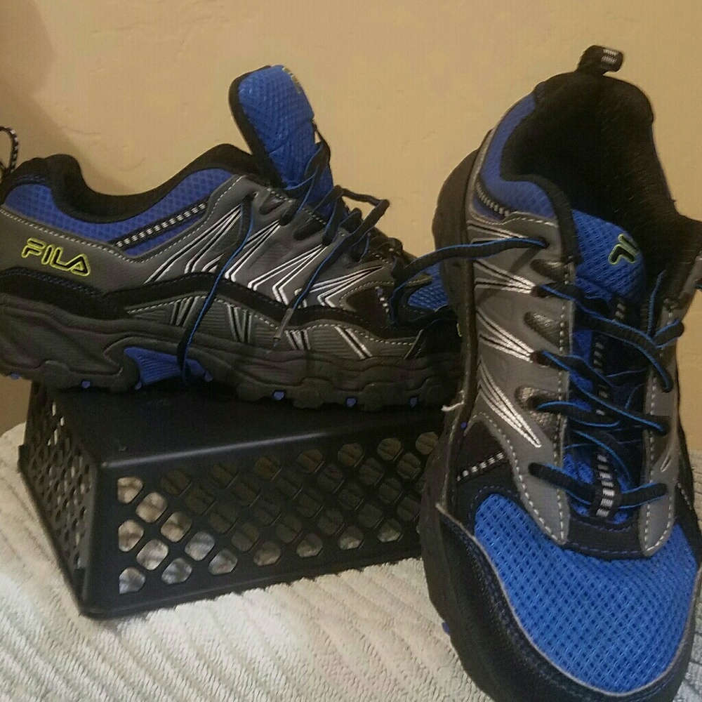 💙💚FILA RUNNING SHOES NWOT💚💙