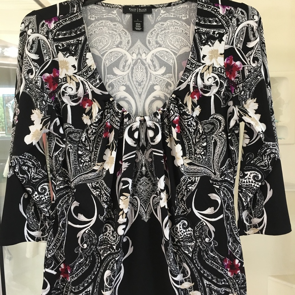 WHBL top paisley trimmed in silver.