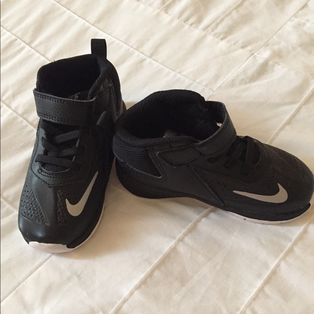 Brand NWOT Nike Team Hustle Sneakers!