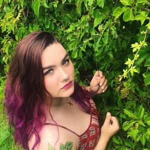 Meet your Posher, Raelin