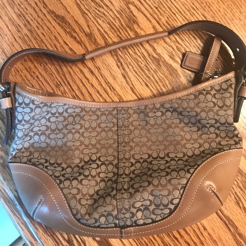 Tan, vintage Coach shoulder bag