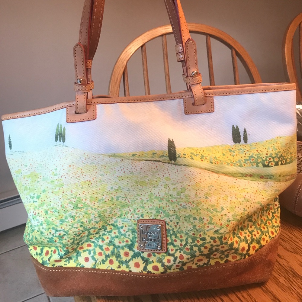 Dooney & Bourke Tote