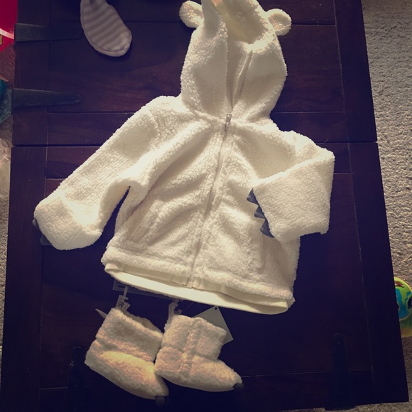 Gymboree Other - Fleece jacket and booties