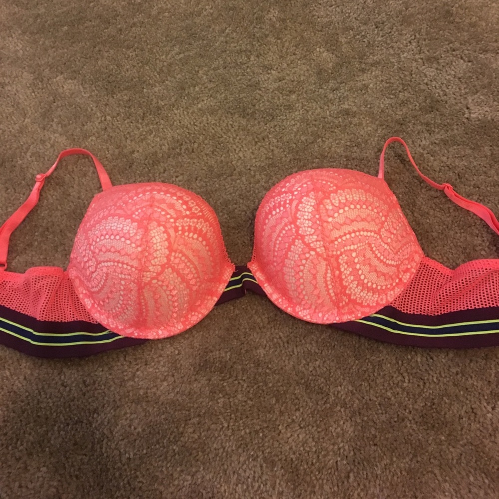 Bombshell bra from victoria secret