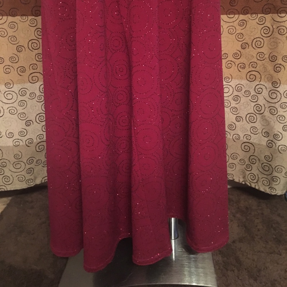 Homecoming or formal sexy red 👗 💋🔥 - Picture 3 of 3