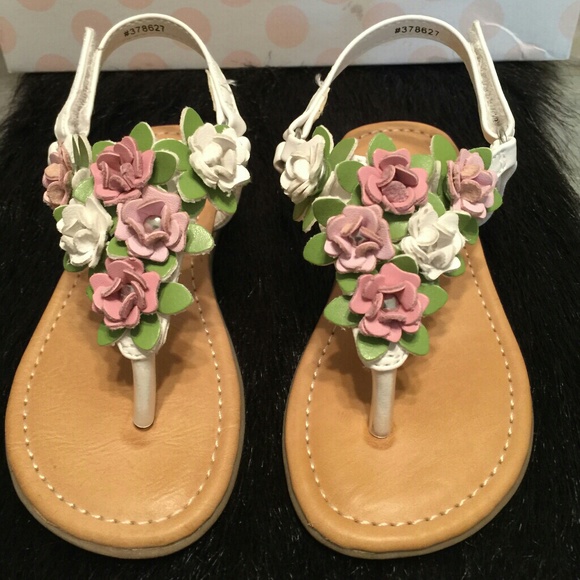 🌸ADORABLE MAUVE & WHITE FLOWER SANDALS🌸 - Picture 2 of 5