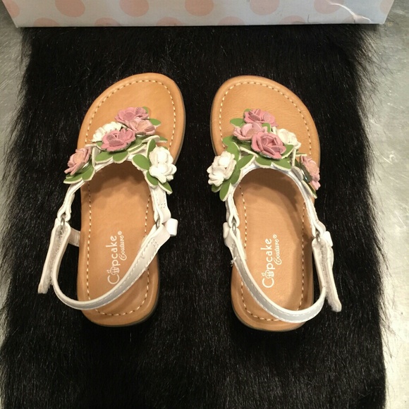 🌸ADORABLE MAUVE & WHITE FLOWER SANDALS🌸 - Picture 3 of 5