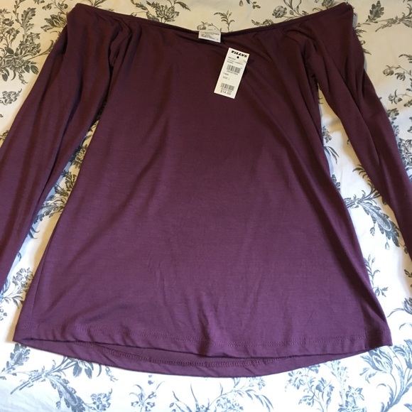 (SOLD) Maroon burgundy off the shoulder top - Picture 3 of 6