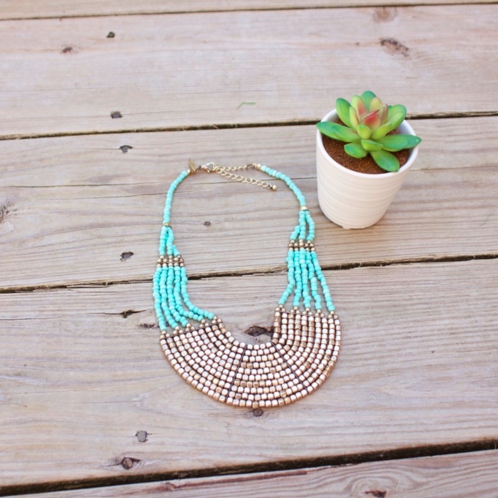 New York and Company Statement Necklace