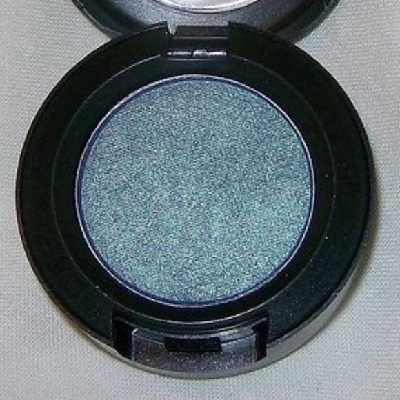 MAC "Tilt" Eyeshadow- Open to Trade! - Picture 4 of 7
