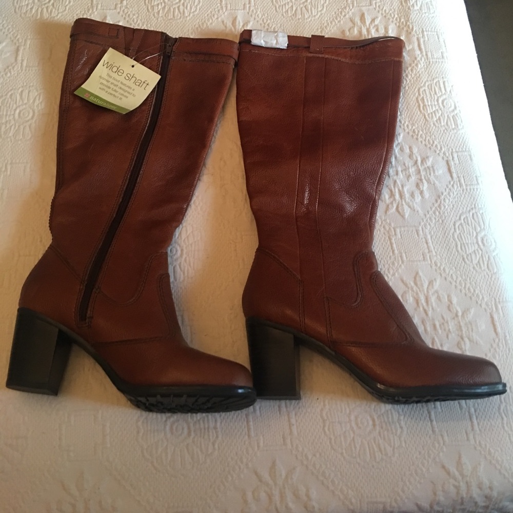 NWT Naturalizer Wide Calf Leather Boots