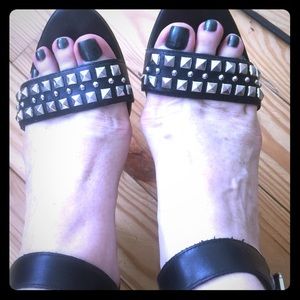 Sam Edelman strappy black silver studded shoe sz 7