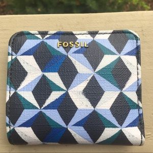 NWT FOSSIL WALLET!!