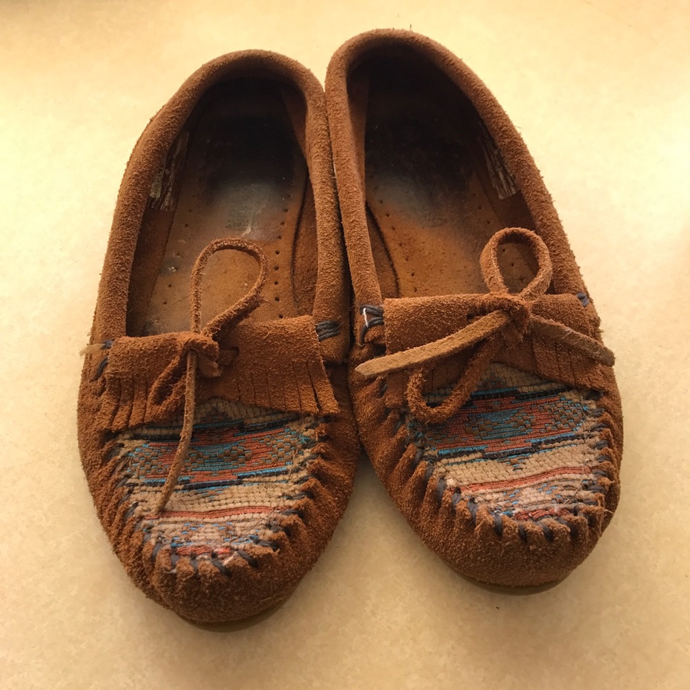 Embroidered Brown Minnetonka Moccasins