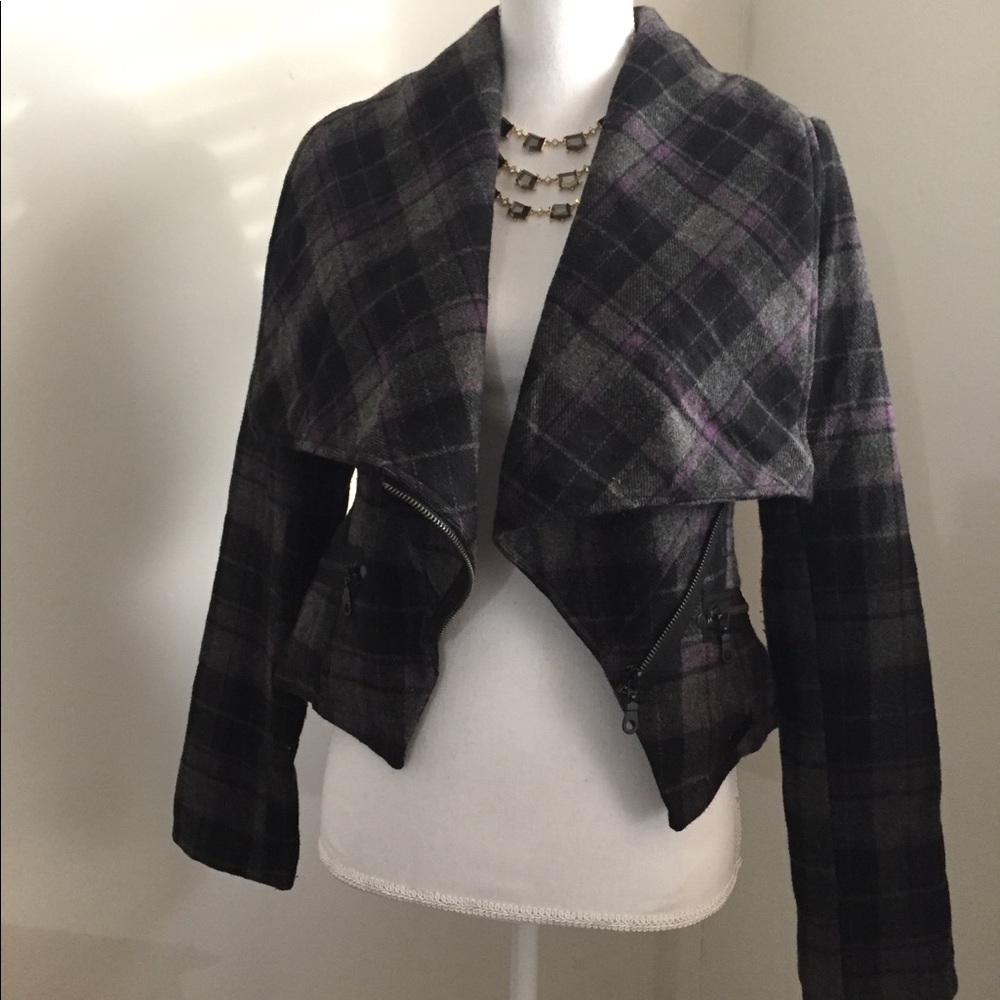 🎉HP🎉 Buffalo plaid jacket