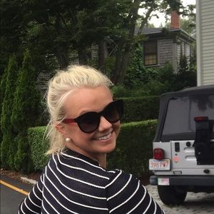 Meet your Posher, Hillary