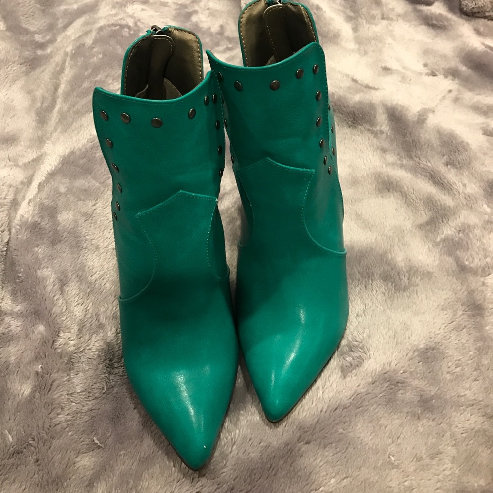 Size 8 Teal Booties
